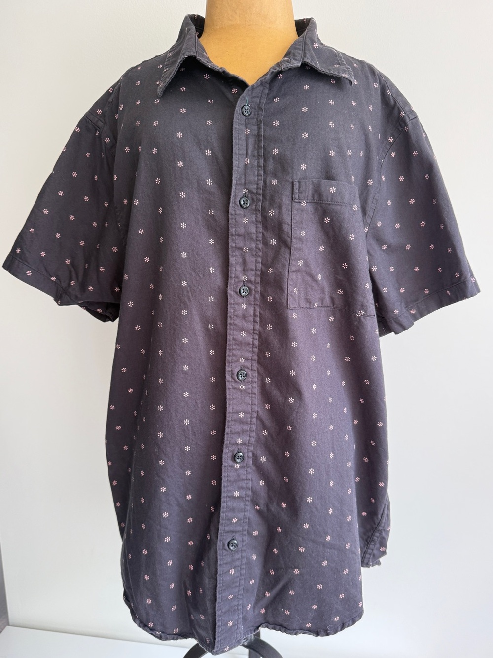 Madewell Short-Sleeve Button-Up Shirt in Charcoal w/ Pink Micro Dot Florals
